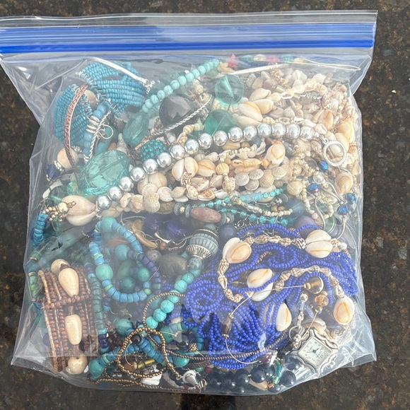 Colorful Bead and Shell Jewelry Set - Picture 2 of 2